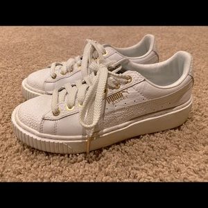 Women’s PUMA Basket Platform Shoes size 7